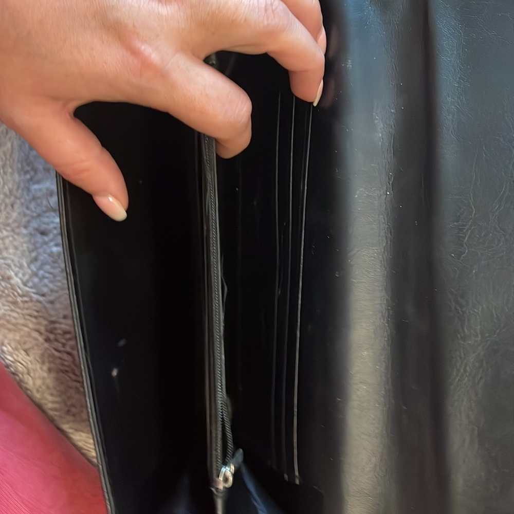 Black Fringe Purse 💣 - Picture 3 of 6